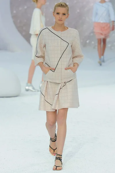 Look 17